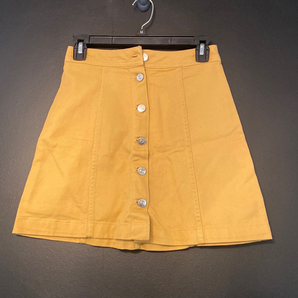 Yellow button skirt